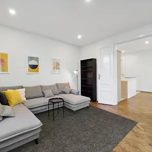 Apartment Big Spacious In, Wien